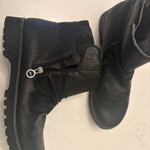 JBU Black Zipper Ankle Booties